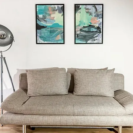Near Altstadt /w Workspace, Feng-shui & Art Apartment Wurzburg